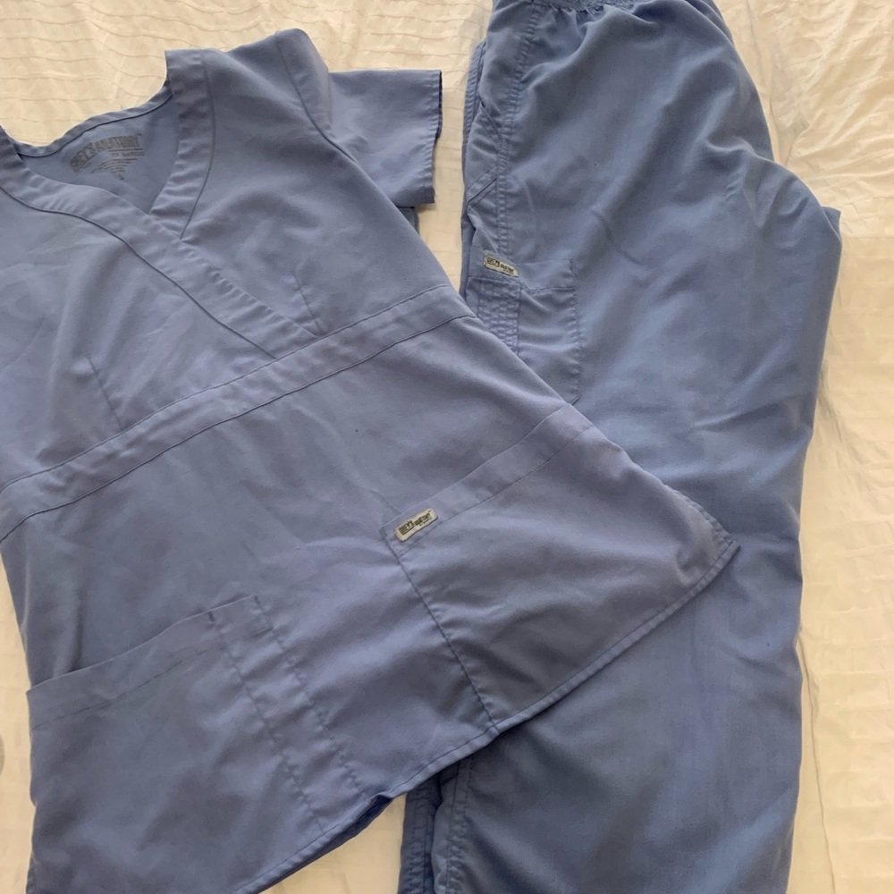 Scrub set